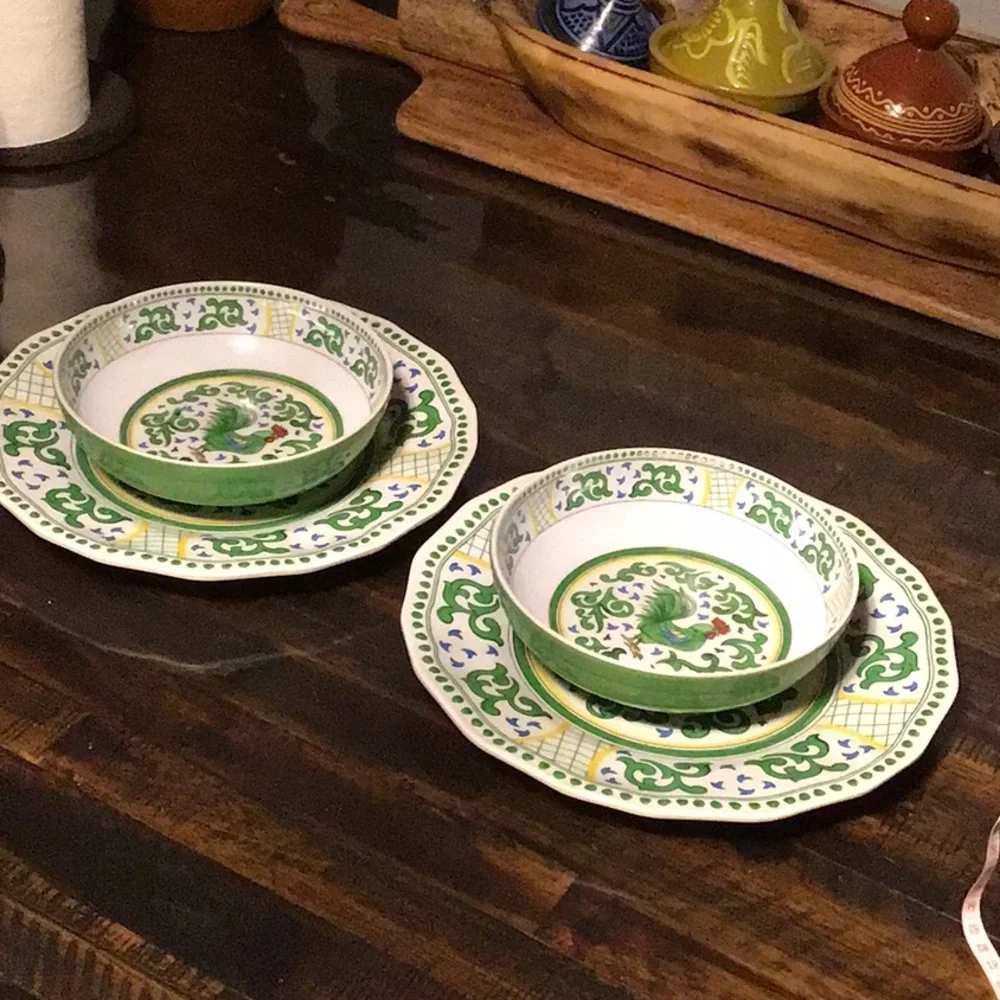 Lot of 4 Melamine Plates and Bowls